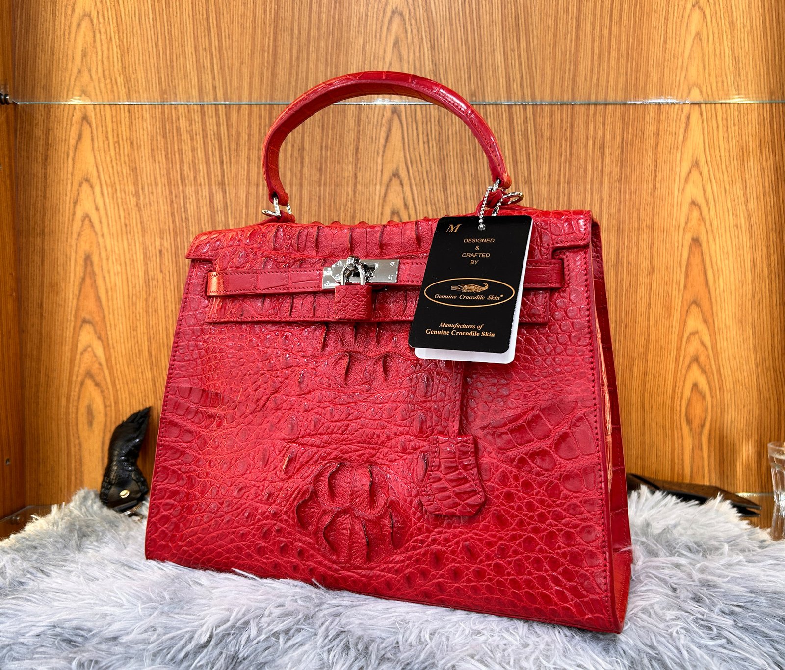 Luxury Red Crocodile Leather Handbag | Timeless Elegance