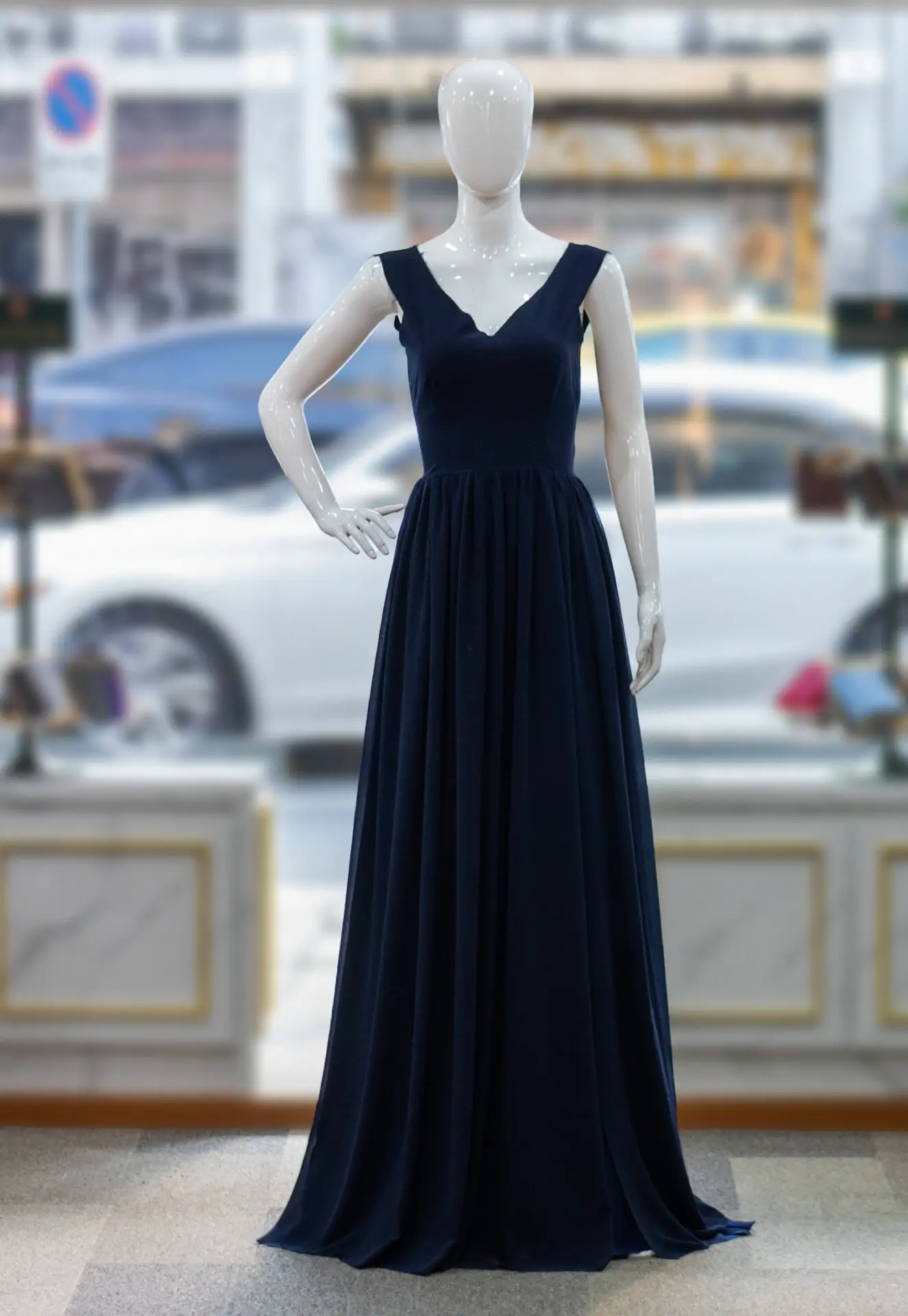 long dress_dark blure